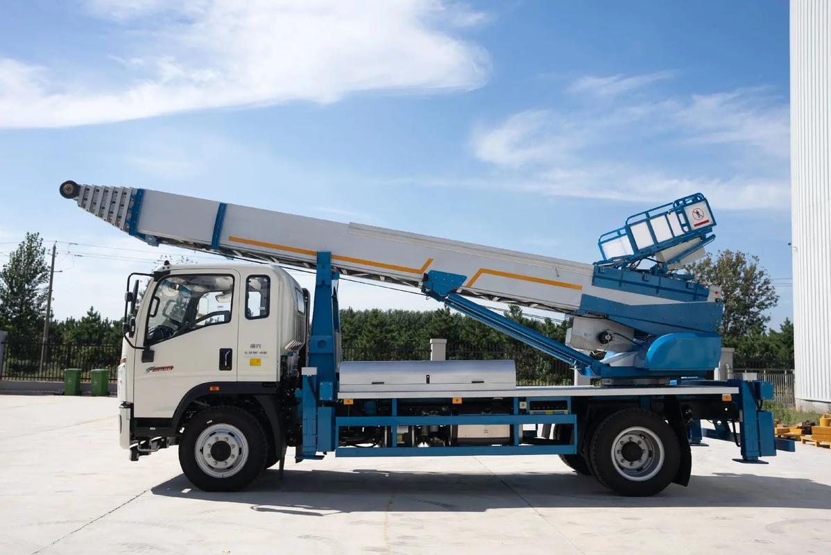 保康云梯上料车租赁费用