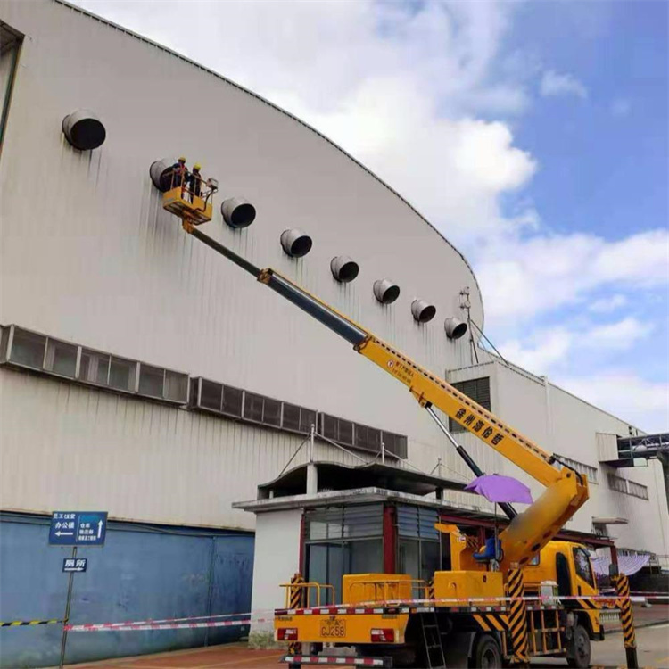 保康高空作业车出租服务：专业广告牌安装解决方案