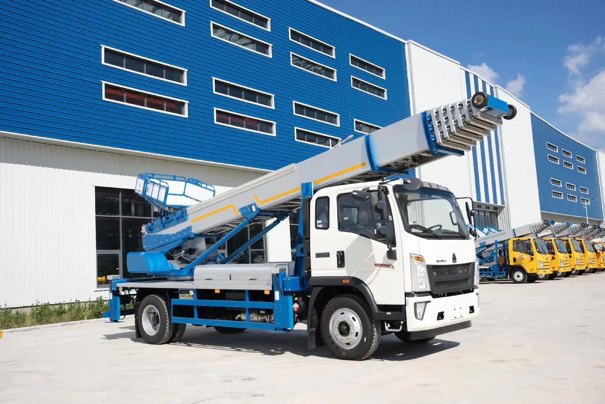 保康出租云梯车高空作业车 建筑垃圾搬运